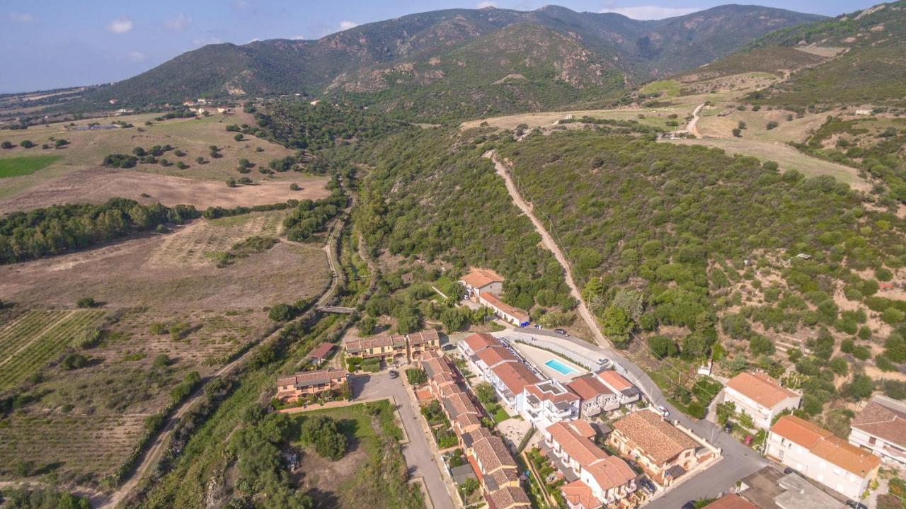 Appartamento Luigi Climatizzato Con Veranda Viddalba Екстериор снимка