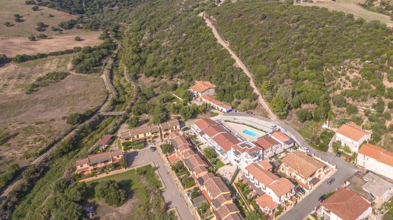 Appartamento Luigi Climatizzato Con Veranda Viddalba Екстериор снимка